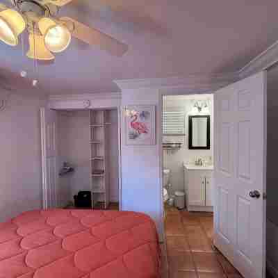 Casa Tua:  Charming House in Downtown West Palm Beach! Rooms