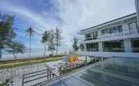 Roxy Beach Resort