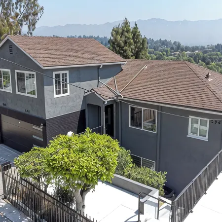 Enchanting 4-bedroom house with panoramic view in Pasadena.