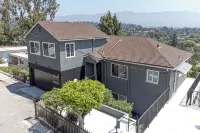 Enchanting 4-bedroom house with panoramic view in Pasadena. -  Privatzimmer