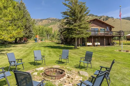 Henry's Lake Eagle Lodge+WIFI+ 20 m to Yellowstone - Chalets