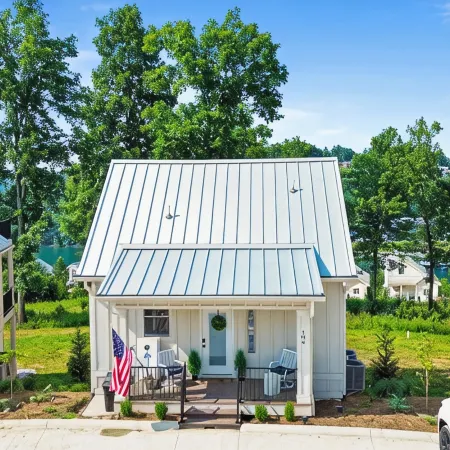 Brand New! Deerfield house with covered boat slip!
