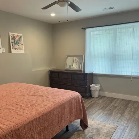 Spacious 2-bedroom apartment near Clemson University and Lake Hartwell.