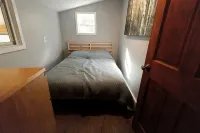 Forest Cabin near Log Bay & Shelving Rock Falls of Lake George. - Wifi