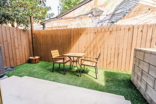 Spacious 4-Bedroom Townhome / 2-Car Garage / Cruise Terminal - บังกะโล