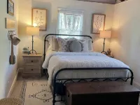 Canada Cottage / Sauna Cold Plunge Firepit Fishing / South Lake Lanier Hotels in Forsyth County