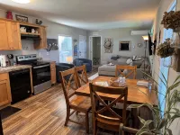 NW Retreat, Convenient 3 Block Walk to Main Street