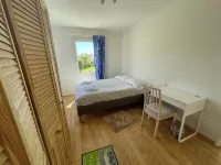 Maison Entourée dun Jardin Fleuri Près de la Plage du Goulien,petite vue mer