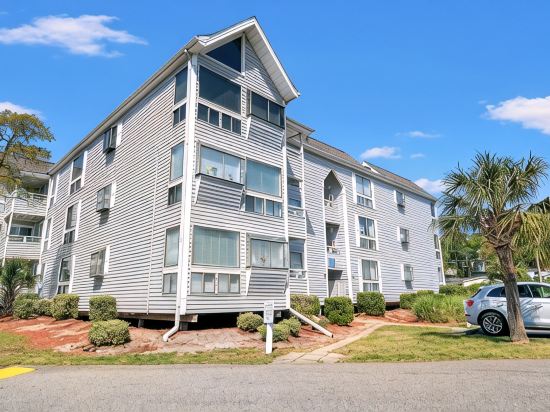 Oceans Bliss coastal retreat! 2-bedroom condo in Myrtle Beach with 2 pools!
