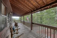 Lazy Daze - 3Br Cabin w/Mountain Views, Wrap Porch, Sauna, Firepit!