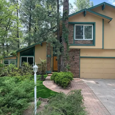 ❤️ Voted a VRBO Flagstaff favorite! Great mountain location w/spa, super clean.