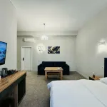 6 Rooms
