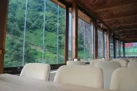 Pugari Hotel