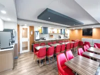 Comfort Suites Hotels in London