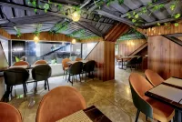 Luxe Resorts - Centrally Heated Air Conditioned Hotel in the Heart of Kasauli - breakfast