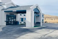 AmericInn by Wyndham Rawlins