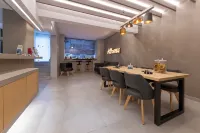 Acropolis Stay - 2 ดาว