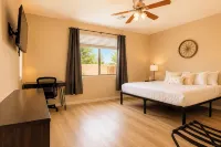Unwind at Sunrise Serenity in Surprise