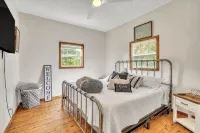 The Retreat at Rockridge ( HotTub )