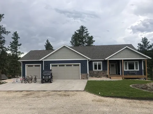 Spacious home with Hot Tub, bikes, fire pit, pool table and more!! - 3-Star