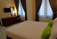 Dwd Hotel Syariah - 2-Star