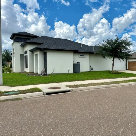 3-bedroom home with awesome amenities!