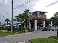 The Place to Be !! Walk 2 Beach, Restaurants, Activities - 2-Star