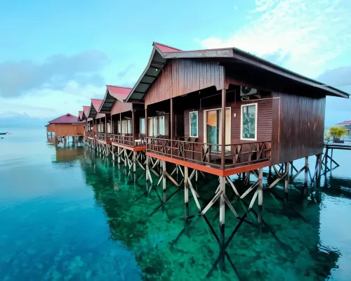 Derawan Fisheries Cottage Hotels in Berau