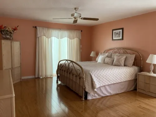 Beautiful Home With Heated Pool In A Nice Neighborhood