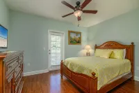 "CHATEAU du SOLEIL" SINGLE Family Home 1-1/2 Blocks to Beach - balcony