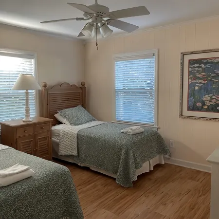 Captain's Quarters: Main Floor Suite of Classic 1940's Beach Cottage Duplex