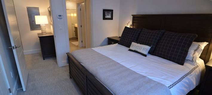 Ski-in /Out. Spacious 2BR / 2.5B Ground-Floor Condo. 4 Seasons of enchantment. Hotels in Ludlow