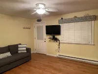 200 steps to the beach - walk everywhere downtown! Private location. - アパートメント