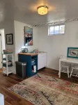 Beautifully furnished, spacious, comfortable. 1 block to campus. - 3-Star