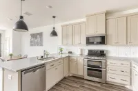 Stylish Living in Vibrant Frisco - balcony