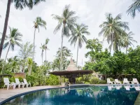 B52 Beach Resort - de playa