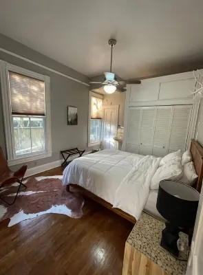 Spacious Historic Residence - بوتيك