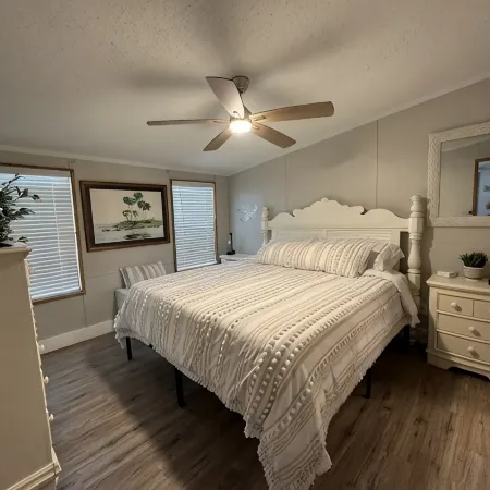 Waterfront Fishing Retreat.  Near Dunns Creek, Crescent Lake, St John's River
