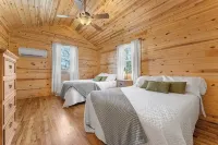 Cozy Jasper Cabin w/ Hot Tub & Fire Pit