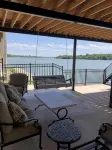 On the water Lakehouse, Waterfront Views, Open Water, - With Shade - 4つ星