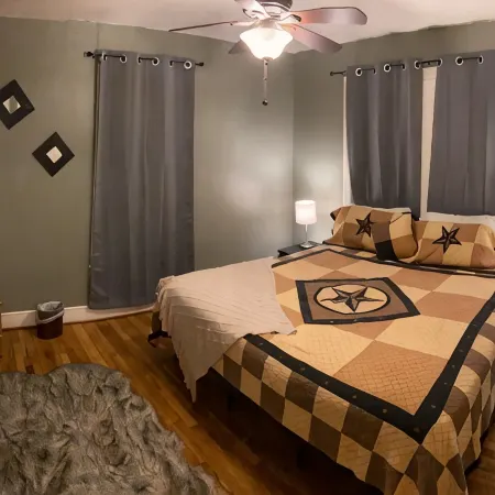 Cozy Downtown Home