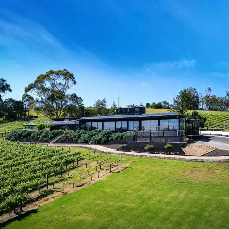 Elmsford Cottage (Warragul) - right in the heart of Gippsland.