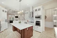 Luxury 4BR South CC! 15 Min to Beach, Fast WiFi, 6 Beds & Fireplace!