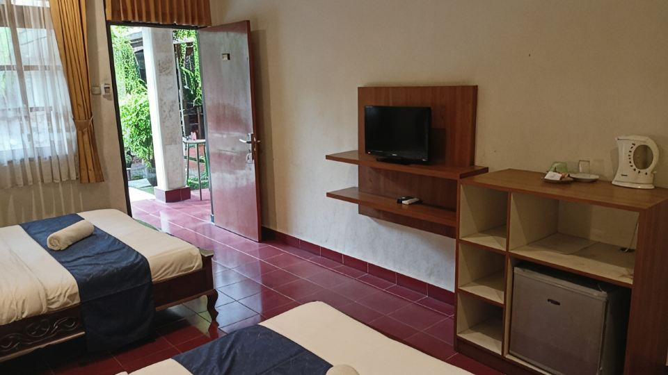 Catur Adi Putra Hotel