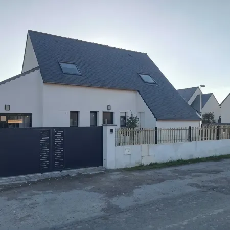 Very nice new house near beaches