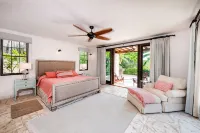 BEACHFRONT 5BR Luxury Villa "Carolina Del Mar", Memorable Sunset Views. - 프라이빗 풀