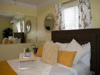 Entire Condominium Home away from Home with Pool, Near Beach Отели рядом с достопримечательностью «Пляж Лав-Бич»