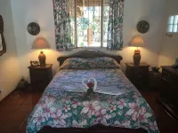Relaxing Carrillo Bay-Walk to Beach, Restaurants,  3-7 bdrms great for families.