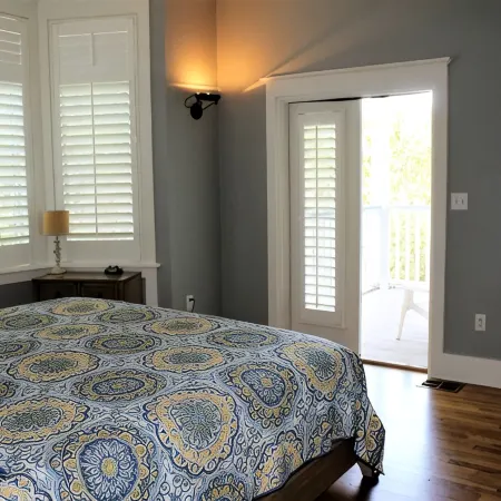 5 BR, 5 BA in Seaside, quick walk to the private beach access or main pool