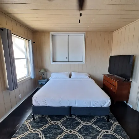 Serene Escape Villa: Pool, Hot Tubs, Games, Sauna, & Steam Room & much more fun!